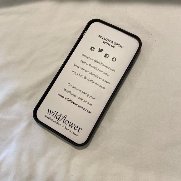 cow print wildflower phone case - Picture 3 of 3